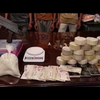 Embedded thumbnail for ضبط 3 عناصر إجرامية وبحوزتهم 11 كجم من مخدر الهيروين بالإسماعيلية