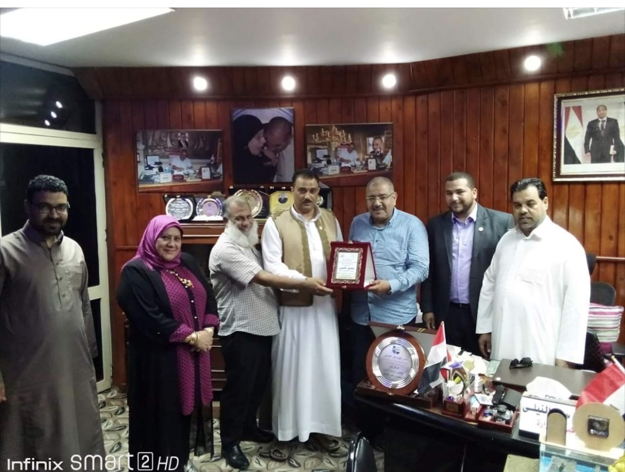 المصريين الأحرار يكرم الدكتور النيلي لجهوده المتواصلة لتطوير المنظومة التعليمية بمطروح